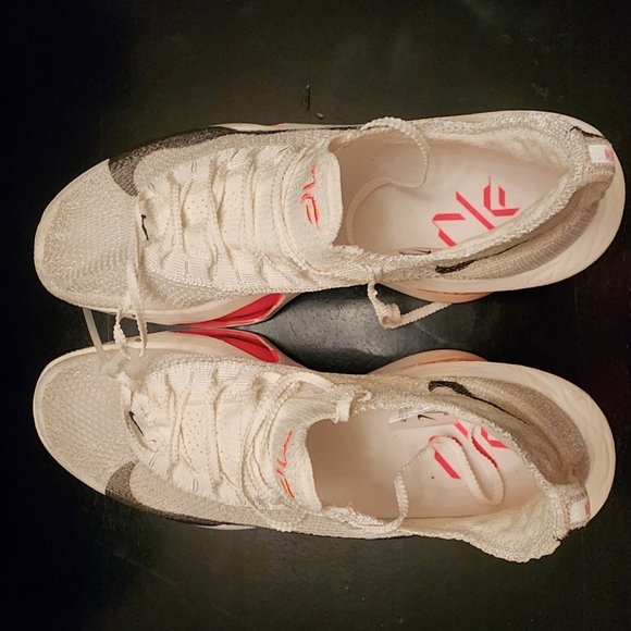 Nike White and Black Athletic Shoes - Picture 2 of 5